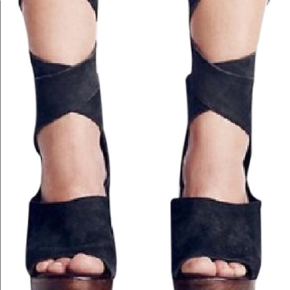 Free People Touch the Sky - Picture 2 of 8